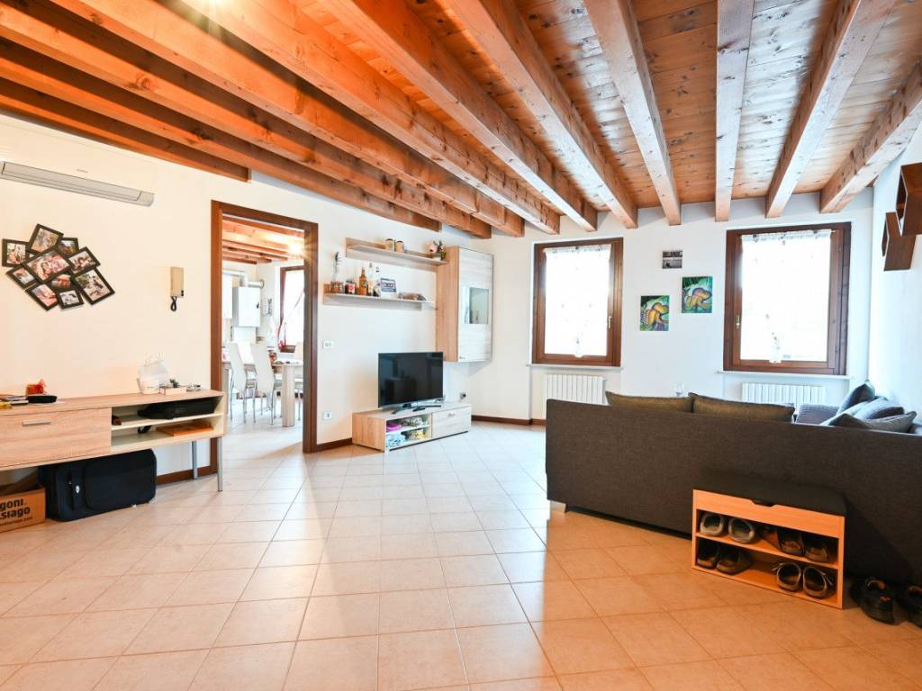 appartamento in vendita a Zevio in zona Santa Maria