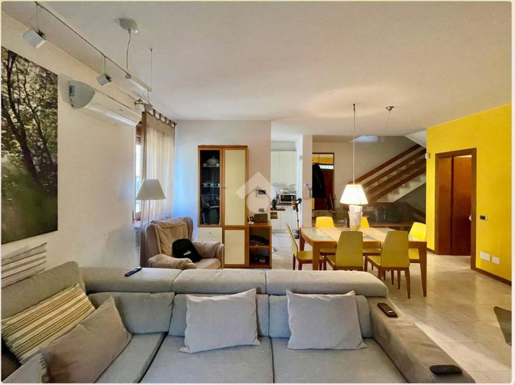 casa indipendente in vendita a Zevio in zona Campagnola