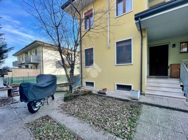 casa indipendente in vendita a Zevio in zona Campagnola