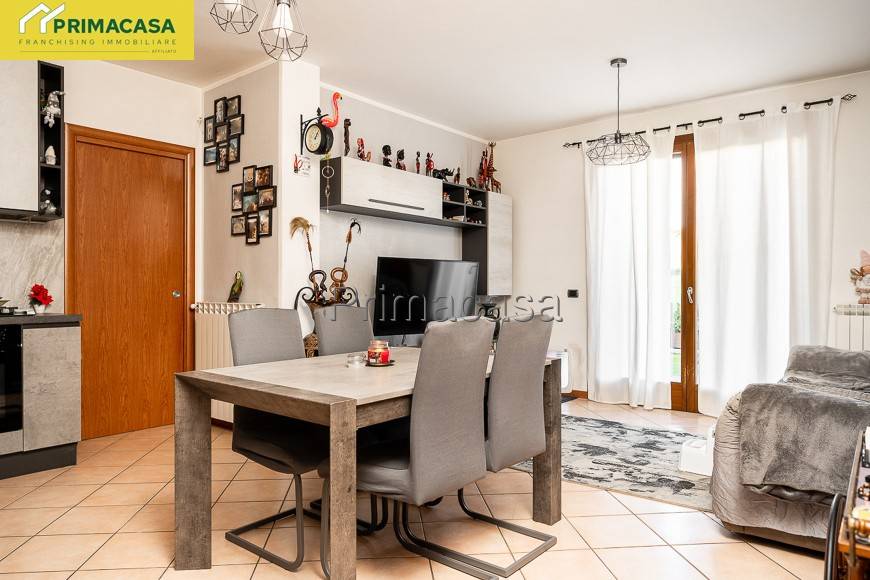 appartamento in vendita a Zevio in zona Perzacco