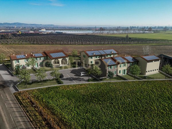 appartamento in vendita a Zevio in zona Santa Maria