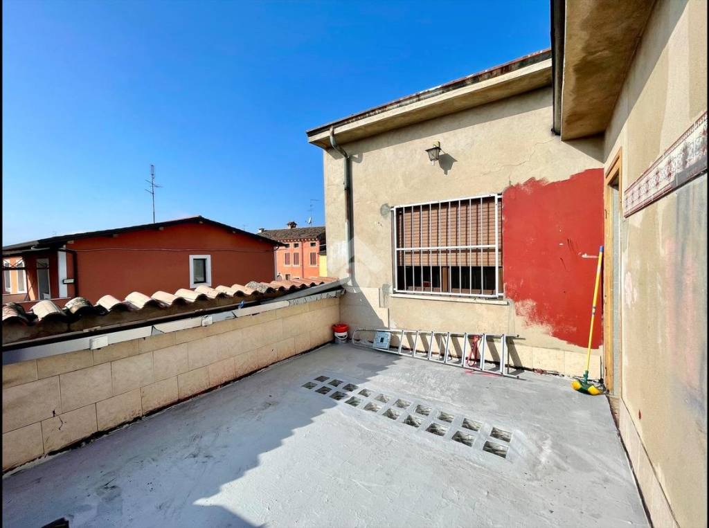 casa indipendente in vendita a Zevio in zona Volon