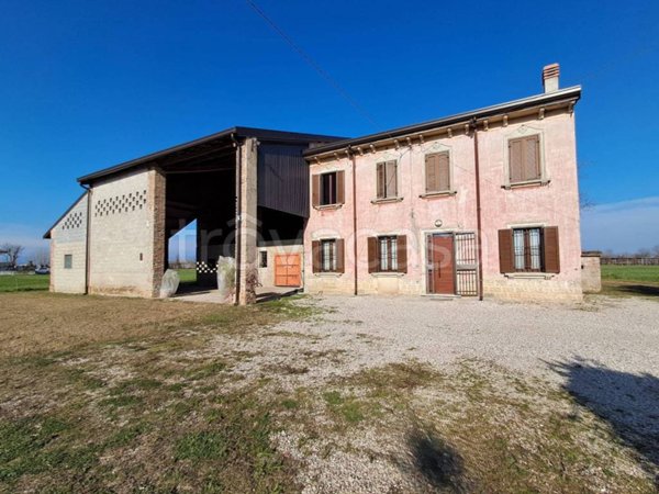 casa indipendente in vendita a Zevio