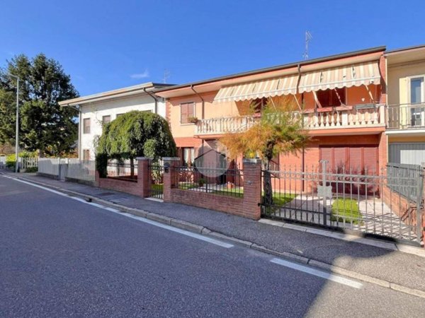casa indipendente in vendita a Zevio in zona Perzacco