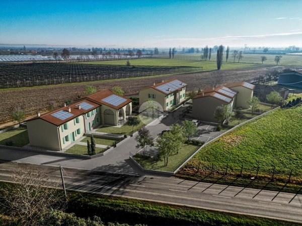 appartamento in vendita a Zevio in zona Santa Maria