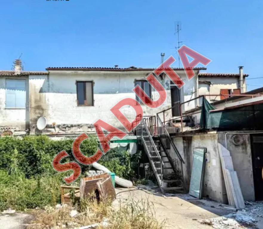 appartamento in vendita a Zevio in zona Volon