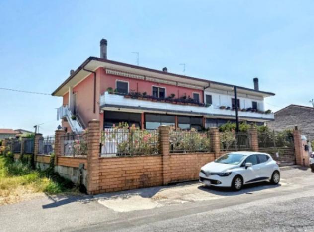 appartamento in vendita a Zevio in zona Volon