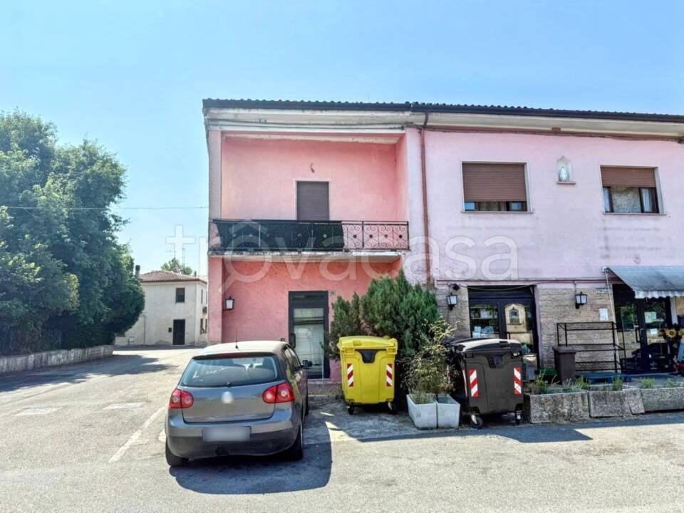 casa indipendente in vendita a Zevio in zona Volon