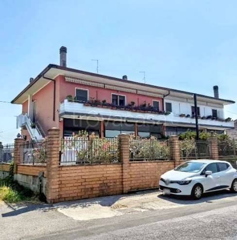 appartamento in vendita a Zevio in zona Volon