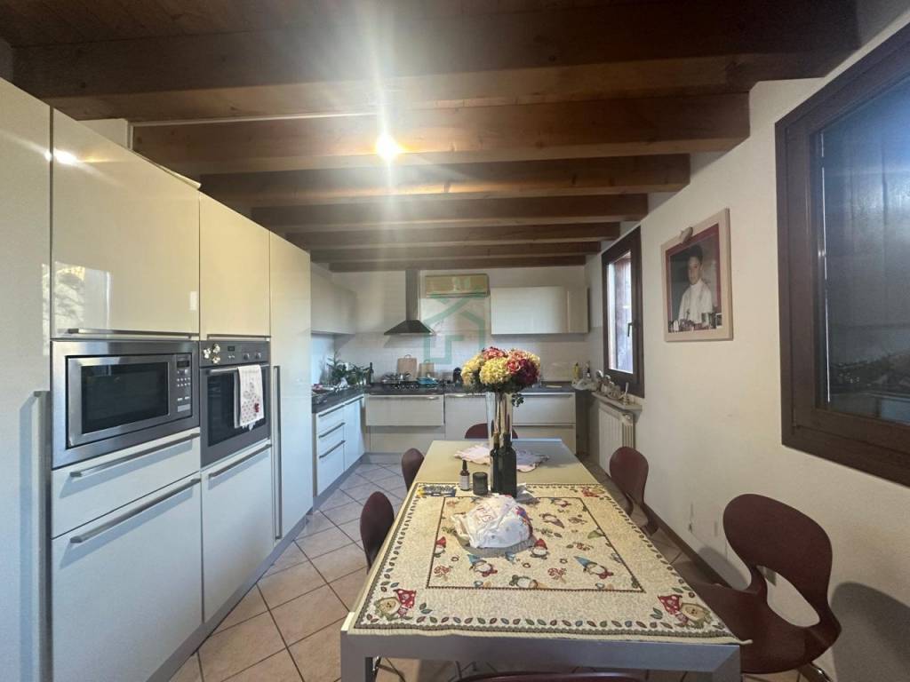 appartamento in vendita a Zevio in zona Santa Maria