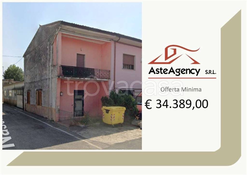 negozio in vendita a Zevio in zona Volon