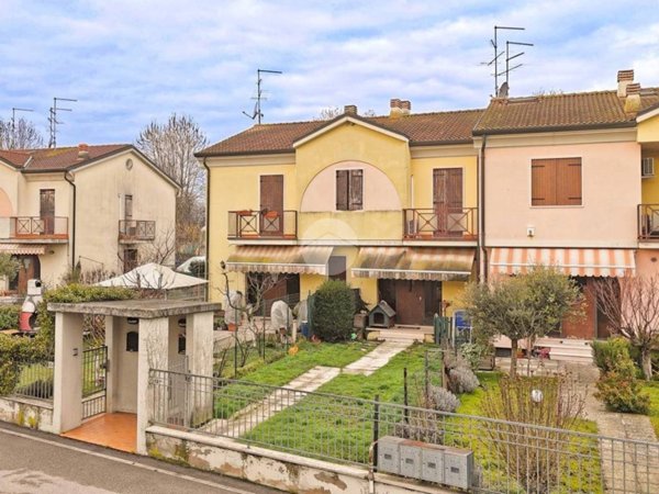 casa indipendente in vendita a Zevio in zona Santa Maria