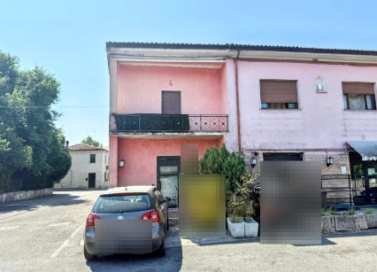 appartamento in vendita a Zevio in zona Volon