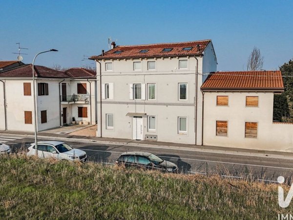 appartamento in vendita a Zevio in zona Volon