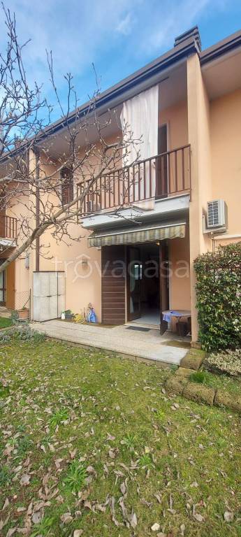 casa indipendente in vendita a Zevio in zona Campagnola