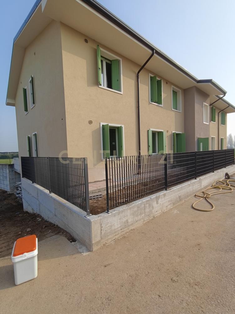 appartamento in vendita a Zevio in zona Santa Maria