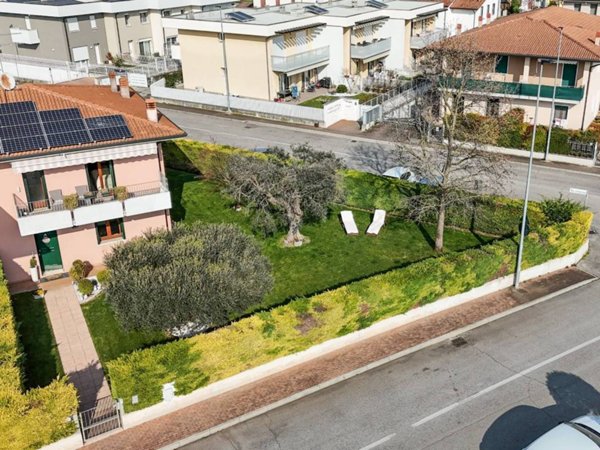 casa indipendente in vendita a Zevio in zona Santa Maria