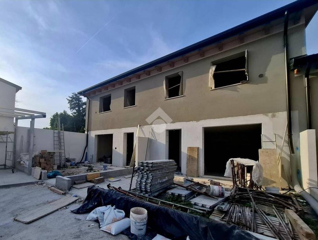 casa indipendente in vendita a Zevio in zona Santa Maria