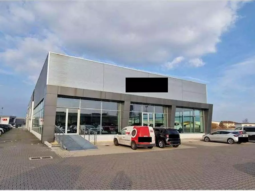 negozio in vendita a Zevio in zona Santa Maria