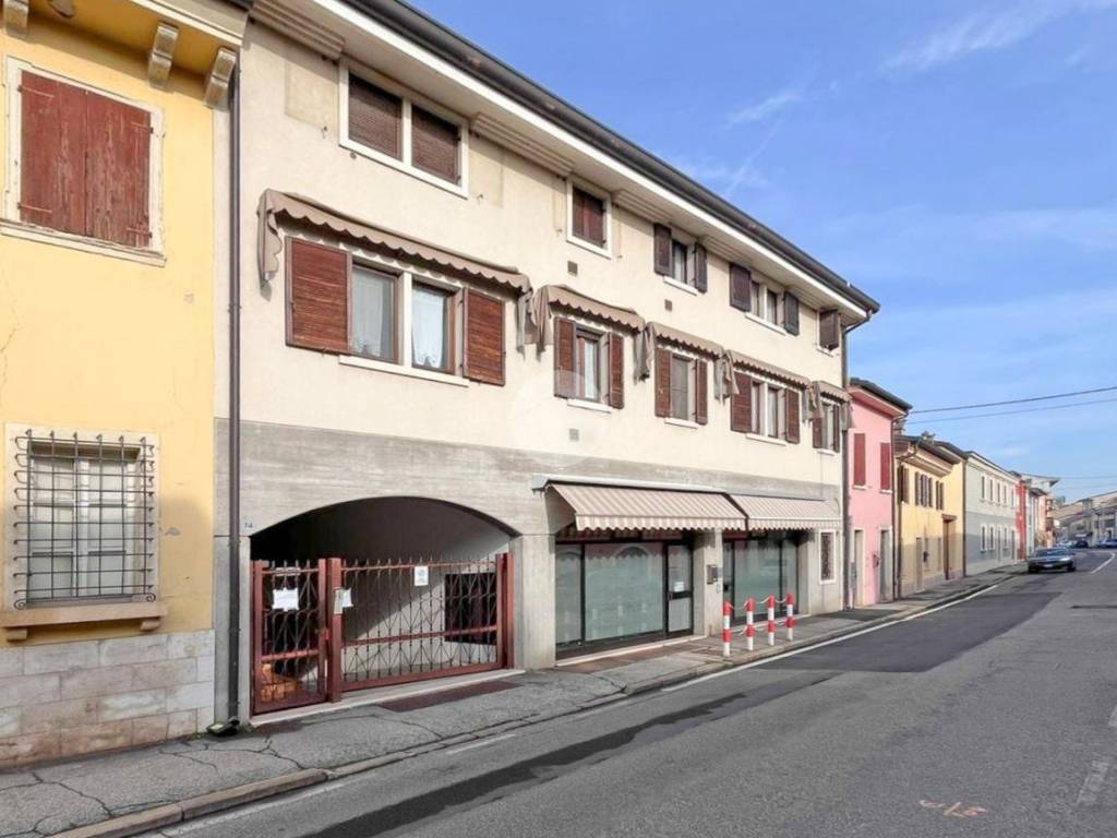 appartamento in vendita a Zevio in zona Santa Maria