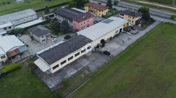 capannone in vendita a Zevio