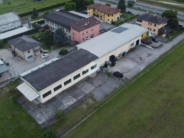 locale commerciale in vendita a Zevio