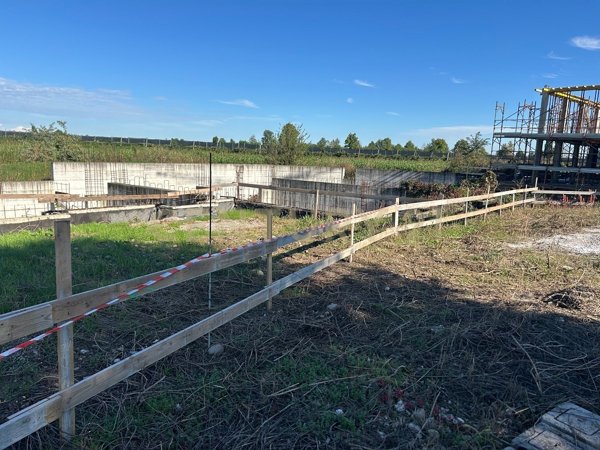 terreno edificabile in vendita a Zevio