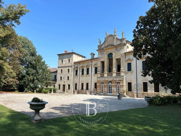 casa indipendente in vendita a Zevio