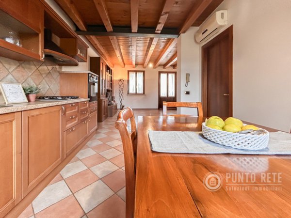 casa indipendente in vendita a Zevio in zona Santa Maria