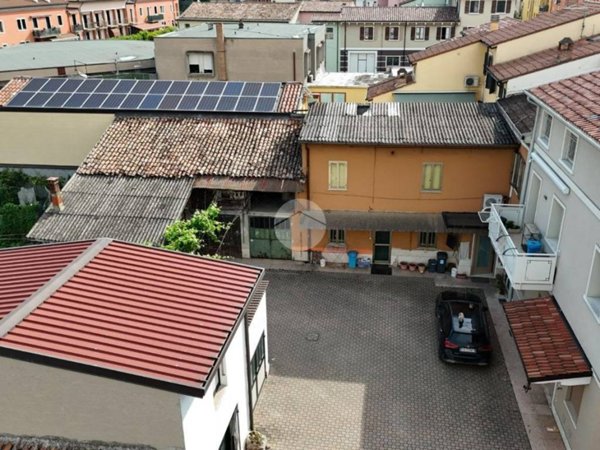 casa indipendente in vendita a Zevio in zona Santa Maria