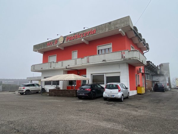 locale di sgombero in vendita a Zevio in zona Santa Maria