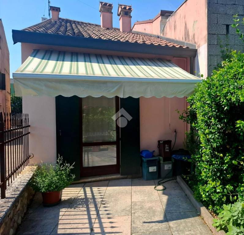 appartamento in vendita a Zevio in zona Santa Maria