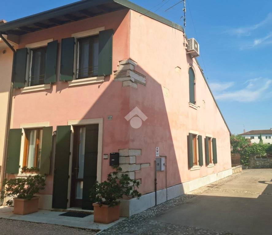 appartamento in vendita a Zevio in zona Santa Maria