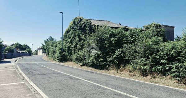 terreno edificabile in vendita a Zevio in zona Volon