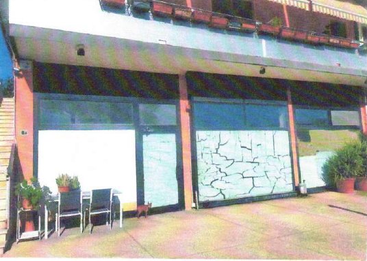 negozio in vendita a Zevio in zona Volon