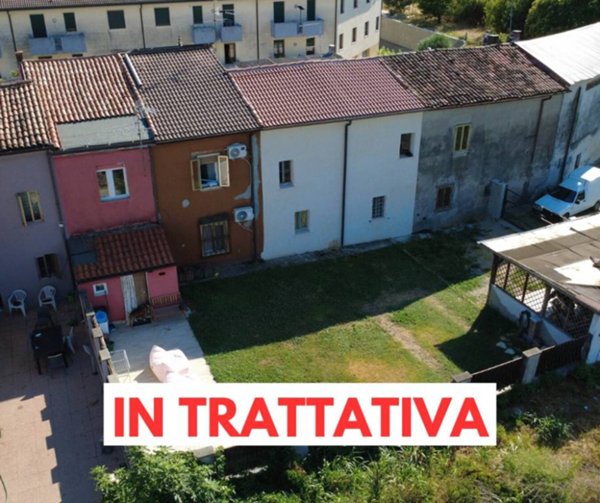 casa indipendente in vendita a Zevio in zona Perzacco