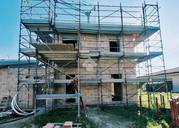 casa indipendente in vendita a Zevio in zona Santa Maria