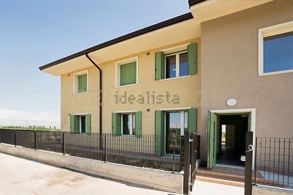 appartamento in vendita a Zevio in zona Volon