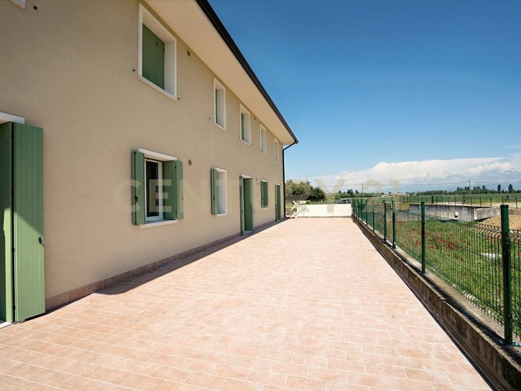 appartamento in vendita a Zevio in zona Volon