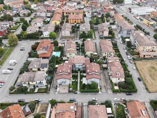 appartamento in vendita a Zevio in zona Santa Maria