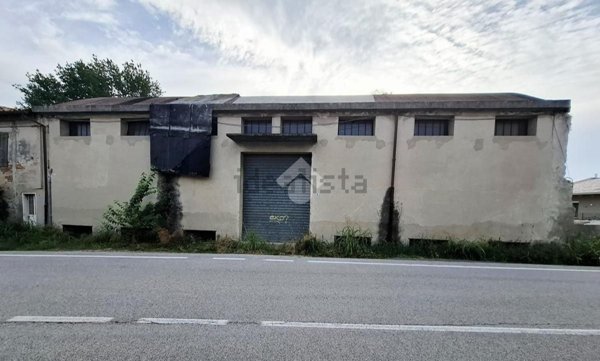 casa indipendente in vendita a Zevio in zona Santa Maria