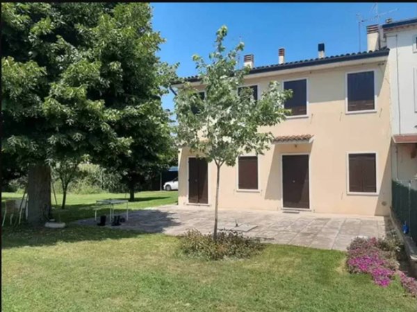 casa indipendente in vendita a Zimella
