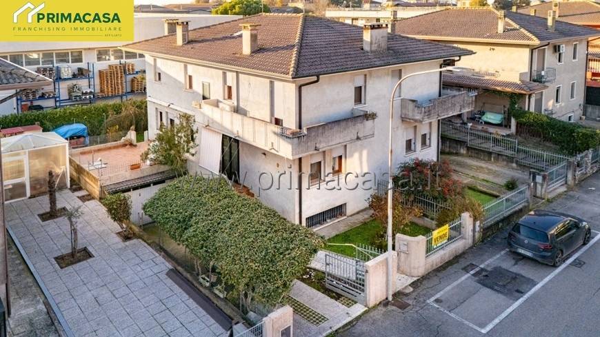 casa indipendente in vendita a Zimella