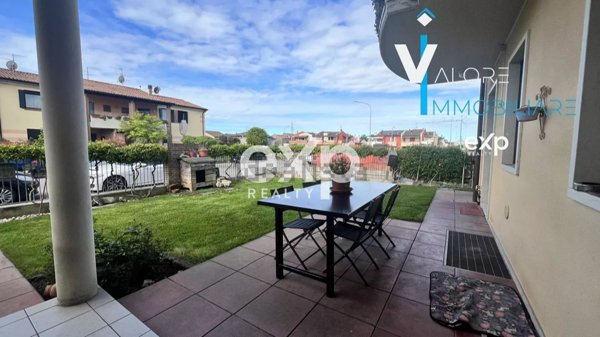 appartamento in vendita a Zimella in zona Volpino