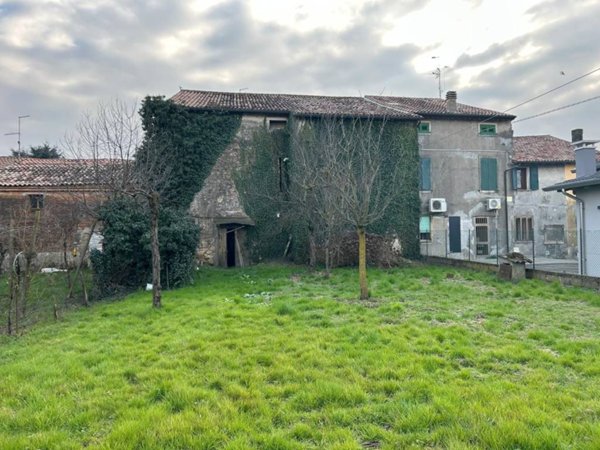 casa indipendente in vendita a Zimella in zona Volpino