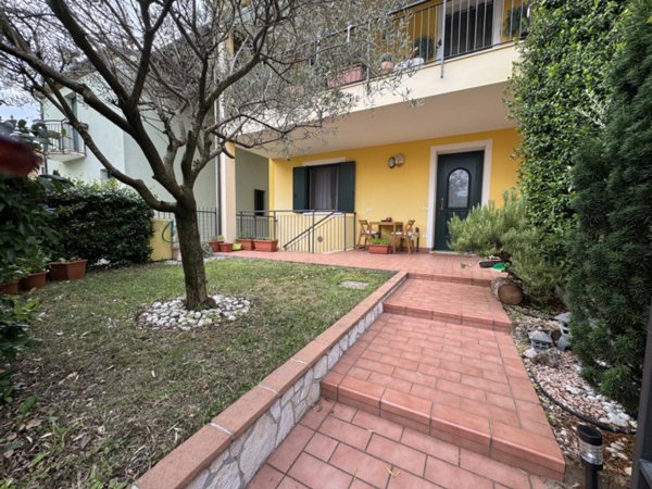 appartamento in vendita a Zimella in zona Santo Stefano