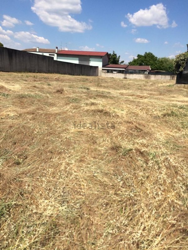 terreno edificabile in vendita a Zimella
