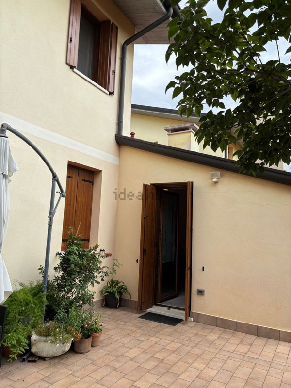 casa indipendente in vendita a Zimella