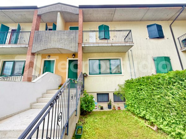 casa indipendente in vendita a Zimella in zona Santo Stefano