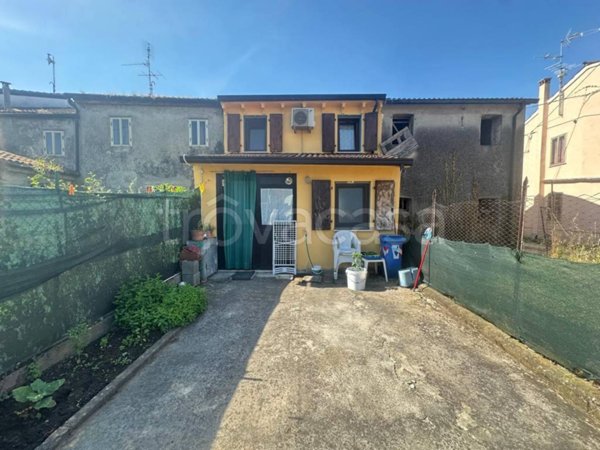 casa indipendente in vendita a Zimella